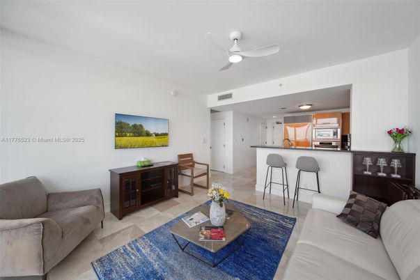 Interior, Kitchen, Living room, Stainless Steel Appliances