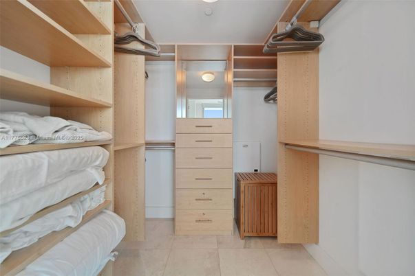 Interior, Walk-in Closets