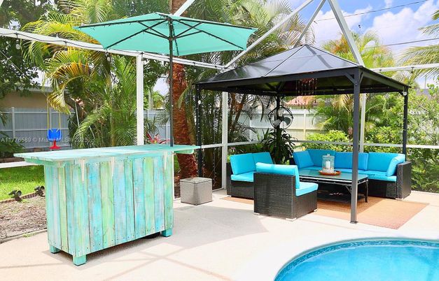 Exterior, Glass Ceilings, Pool, Sun Room