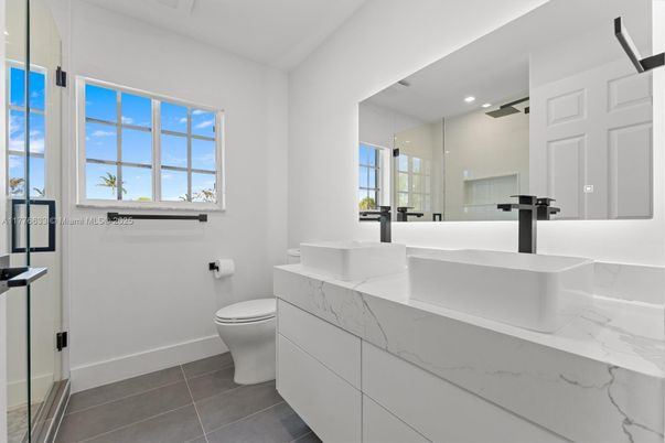 Bathroom, Interior, Recessed Lighting