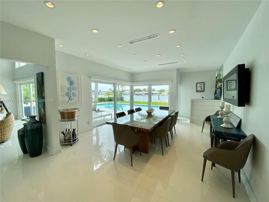 Dining room, Interior, Recessed Lighting, Water