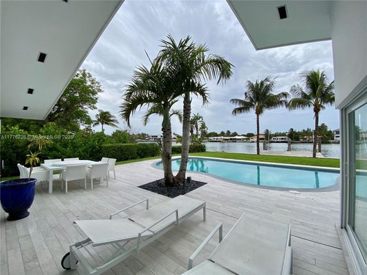 Exterior, Pool, Water