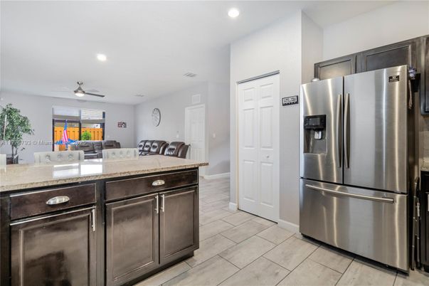 Dining room, Interior, Kitchen, Recessed Lighting, Stainless Steel Appliances