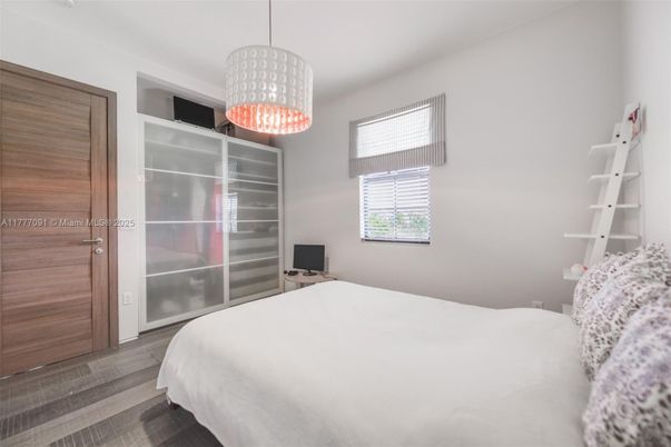 Bedroom, Interior, Pendant Lights, Wood Texture Flooring