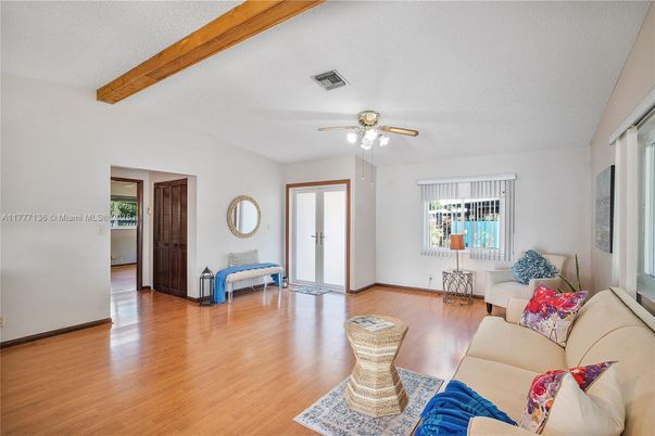 Interior, Kitchen, Living room, Pendant Lights, Wood Texture Flooring