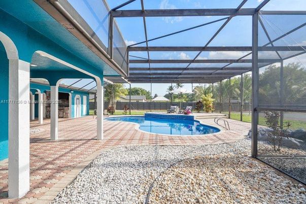 Exterior, Tennis Courts