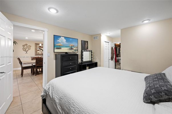 Bedroom, Dining room, Interior, Recessed Lighting