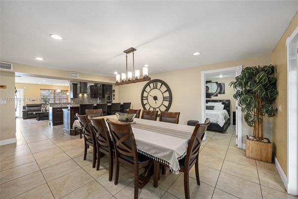 Dining room, Interior, Kitchen, Pendant Lights, Recessed Lighting