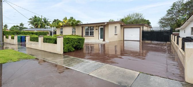 Detached Garage, Exterior