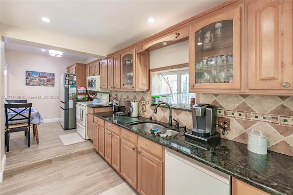 Dining room, Interior, Kitchen, Recessed Lighting, Wood Texture Flooring