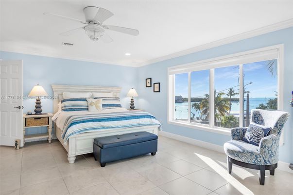 Bedroom, Interior, Recessed Lighting, Water