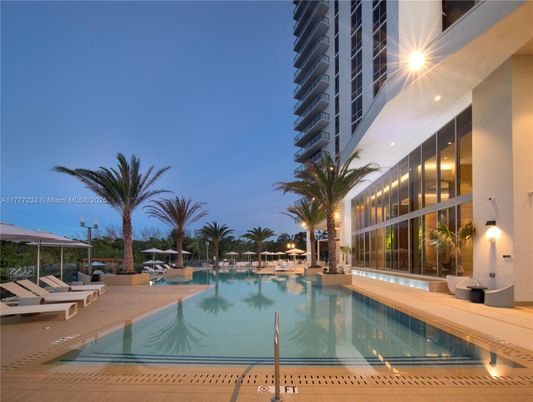 Exterior, Pool