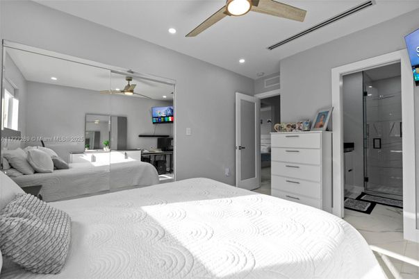 Bedroom, Interior, Marble, Recessed Lighting