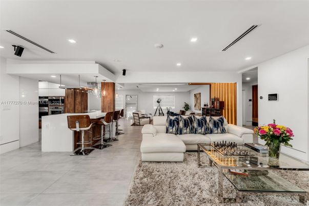 Dining room, Interior, Kitchen, Living room, Pendant Lights, Recessed Lighting, Stainless Steel Appliances