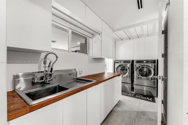 Interior, Kitchen, Washer