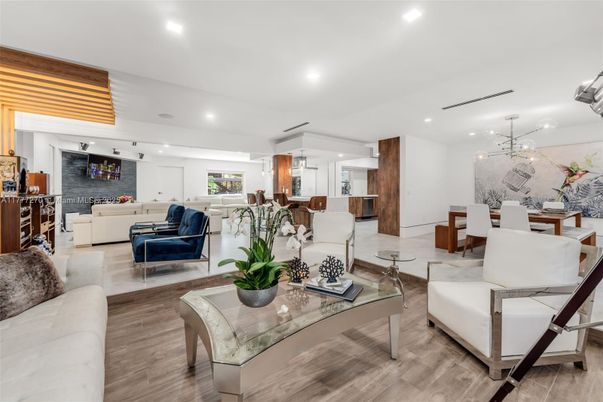 Dining room, Interior, Kitchen, Living room, Pendant Lights, Recessed Lighting, Wood Texture Flooring