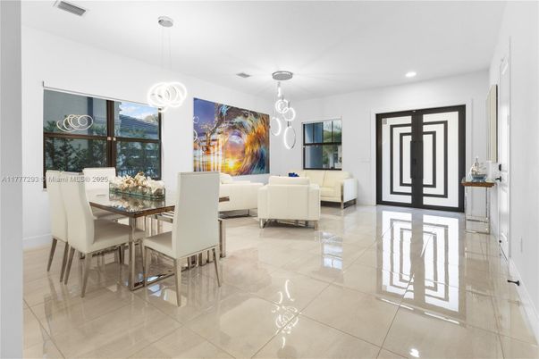 Dining room, Interior, Living room, Pendant Lights, Recessed Lighting