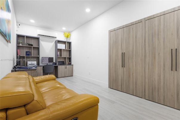 Home Office, Interior, Recessed Lighting, Wood Texture Flooring