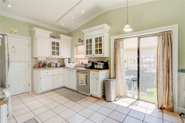 Interior, Kitchen, Pendant Lights, Recessed Lighting