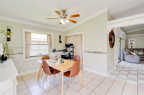 Dining room, Interior