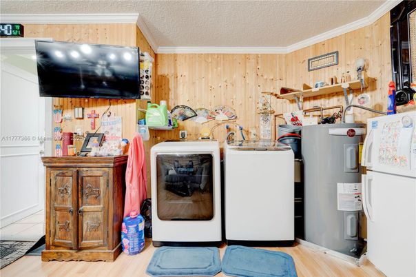 Interior, Washer, Wood Texture Flooring, Wooden Walls