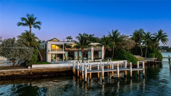Exterior, Lake