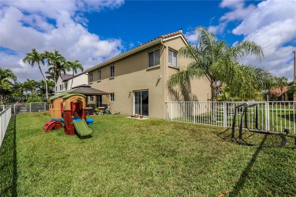 Backyard, Exterior, Playground