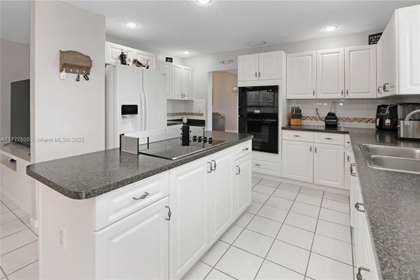 Interior, Kitchen, Recessed Lighting