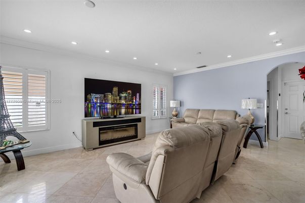 Fireplace, Interior, Living room, Recessed Lighting