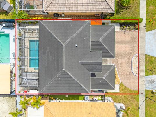 Exterior, Drone
