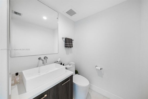 Bathroom, Interior, Recessed Lighting