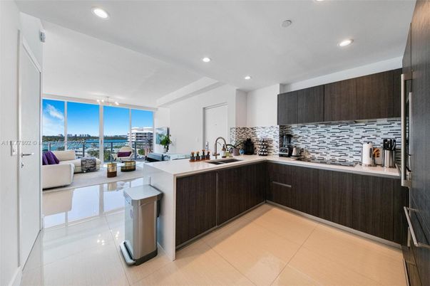 Interior, Kitchen, Living room, Recessed Lighting, Water