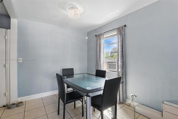 Chandelier, Dining room, Interior