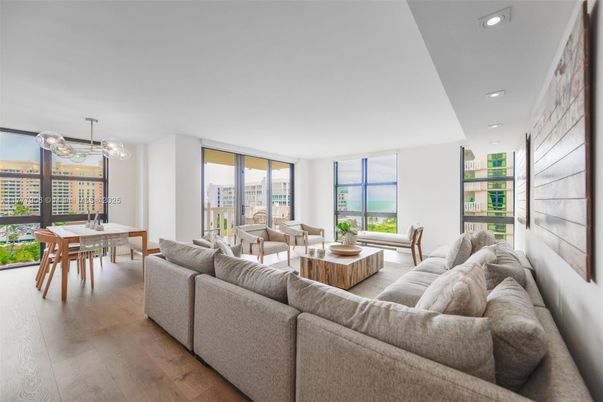 Dining room, Interior, Living room, Pendant Lights, Recessed Lighting, Wood Texture Flooring