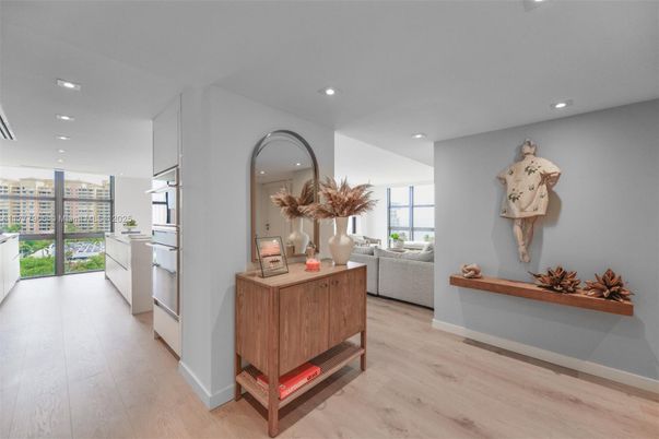 Interior, Kitchen, Living room, Recessed Lighting, Wood Texture Flooring