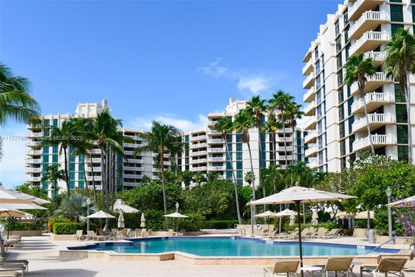 Exterior, Facade, Pool, Condo Building