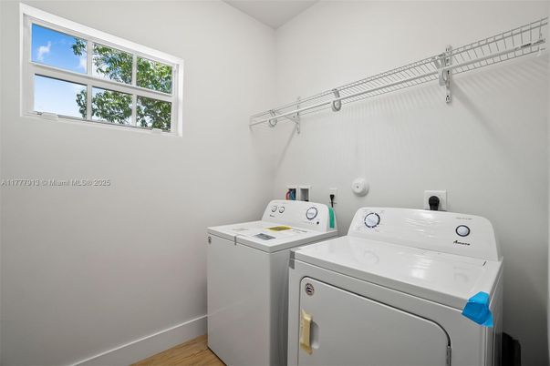 Interior, Washer, Wood Texture Flooring