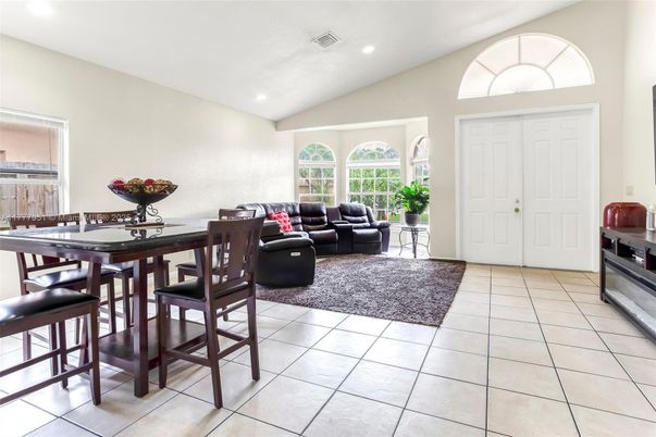 Dining room, Interior, Living room, Recessed Lighting