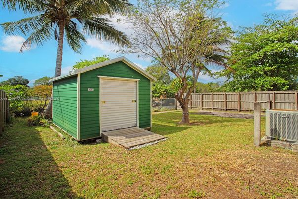 Backyard, Exterior