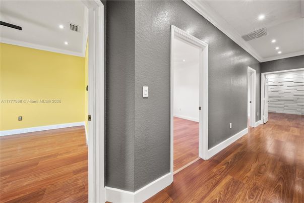 Empty room, Interior, Recessed Lighting, Wood Texture Flooring
