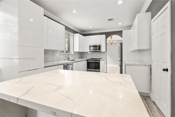 Chandelier, Interior, Kitchen, Recessed Lighting, Stainless Steel Appliances