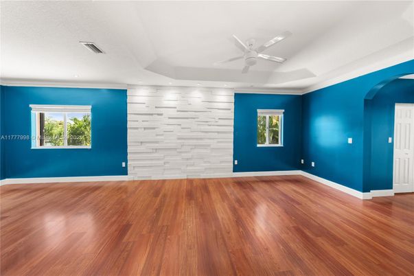 Empty room, Interior, Recessed Lighting, Wood Texture Flooring