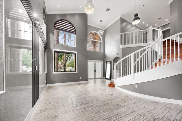 Interior, Pendant Lights, Recessed Lighting, Wood Texture Flooring