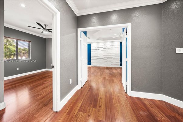Empty room, Interior, Recessed Lighting, Wood Texture Flooring