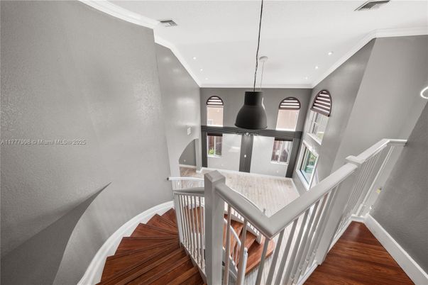 Interior, Pendant Lights, Recessed Lighting, Wood Texture Flooring
