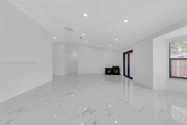 Empty room, Interior, Marble, Recessed Lighting