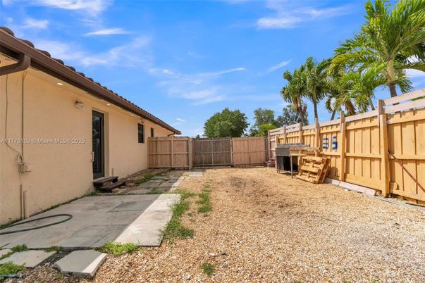 Backyard, Exterior