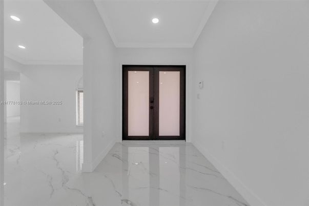 Empty room, Interior, Marble, Recessed Lighting