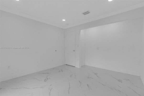 Empty room, Interior, Marble, Recessed Lighting