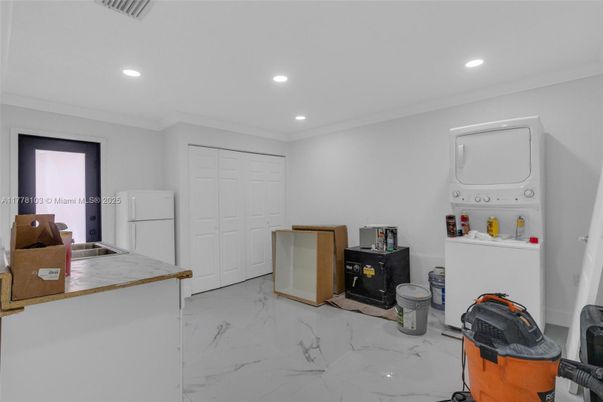 Interior, Kitchen, Marble, Recessed Lighting, Utility Closets, Washer